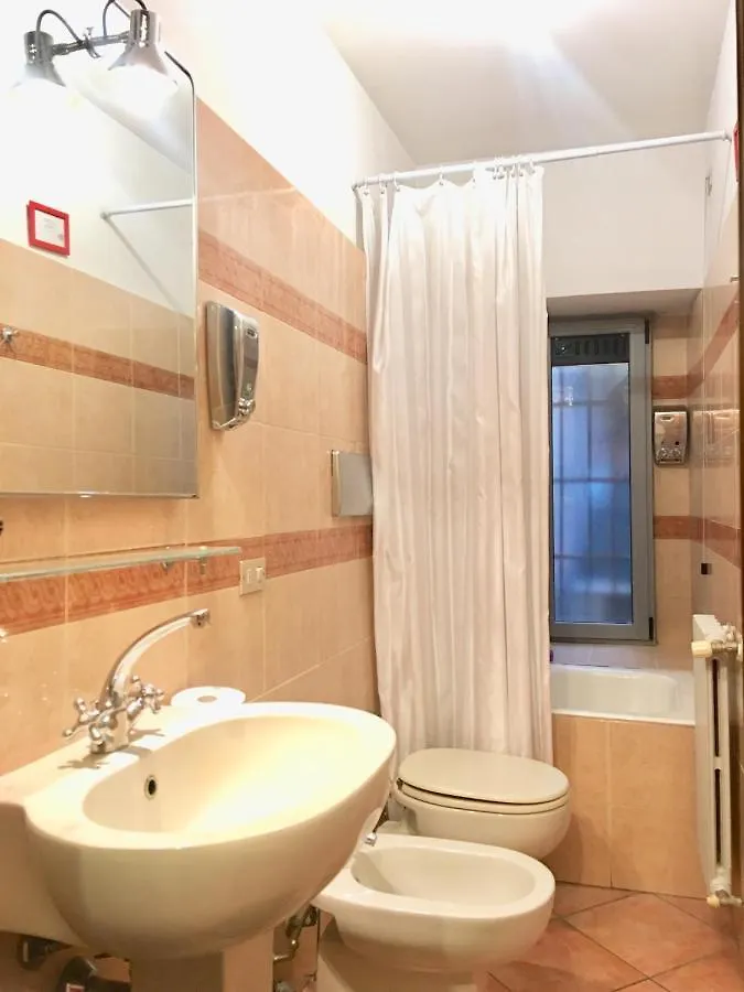 Big Apartment In Piazza Duomo Mediolan