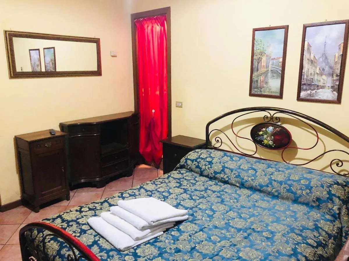 Big Apartment In Piazza Duomo Mediolan