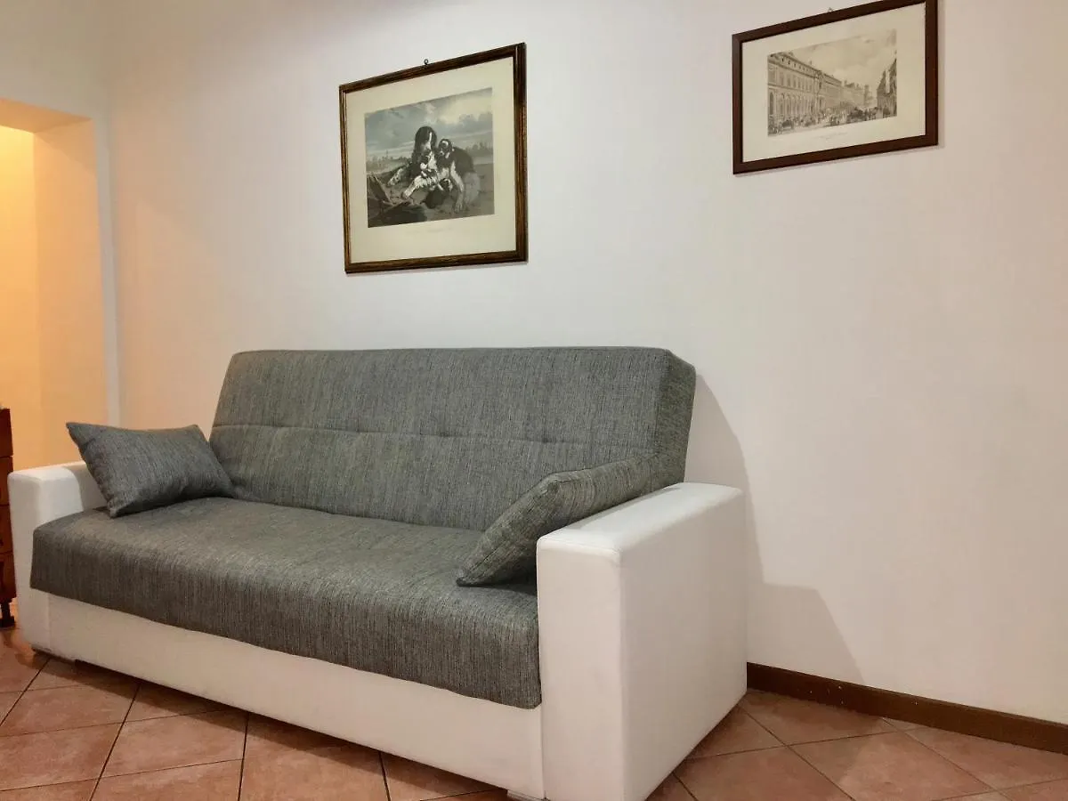 Big Apartment In Piazza Duomo Mediolan