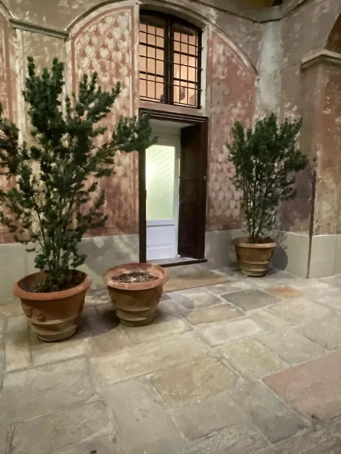 Big Apartment In Piazza Duomo Milan