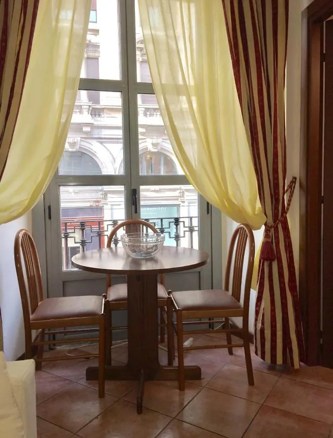 Big Apartment In Piazza Duomo Milan
